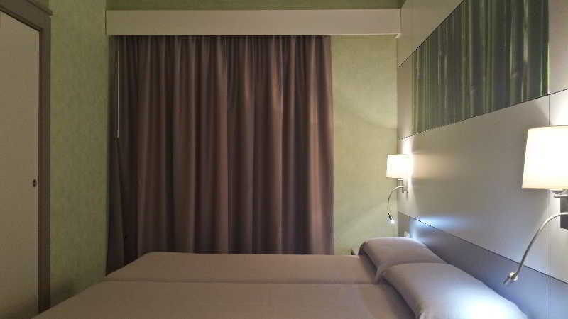 Hotel Sabiote Pineda de Mar Buitenkant foto